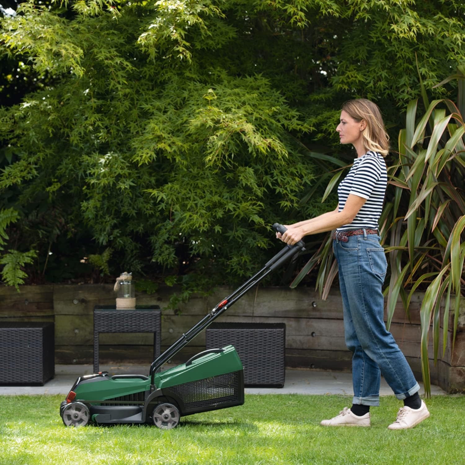 CityMower 18V-32-300 Cordless Lawn Mower Kit with 4.0Ah Battery and Fast Charger: image 3