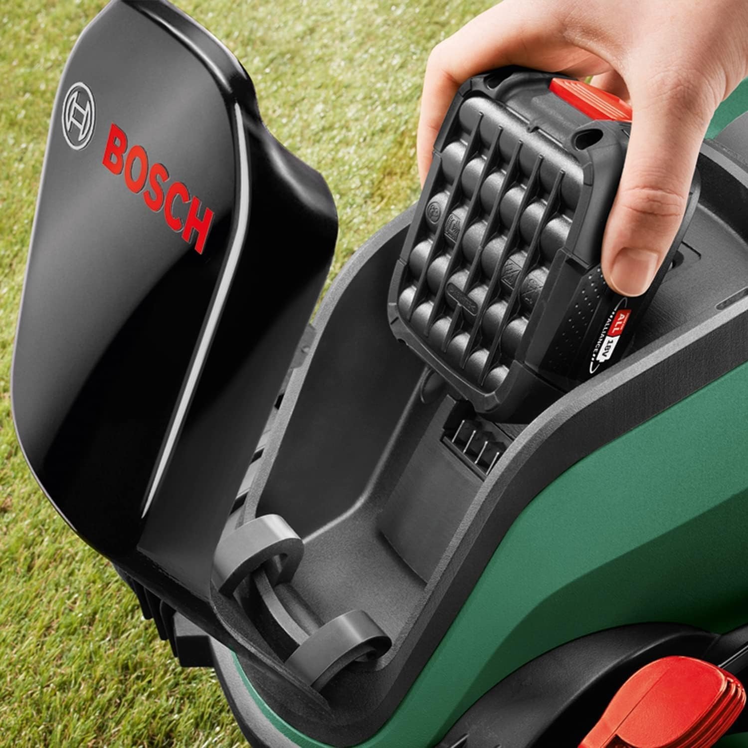 CityMower 18V-32-300 Cordless Lawn Mower Kit with 4.0Ah Battery and Fast Charger: image 7