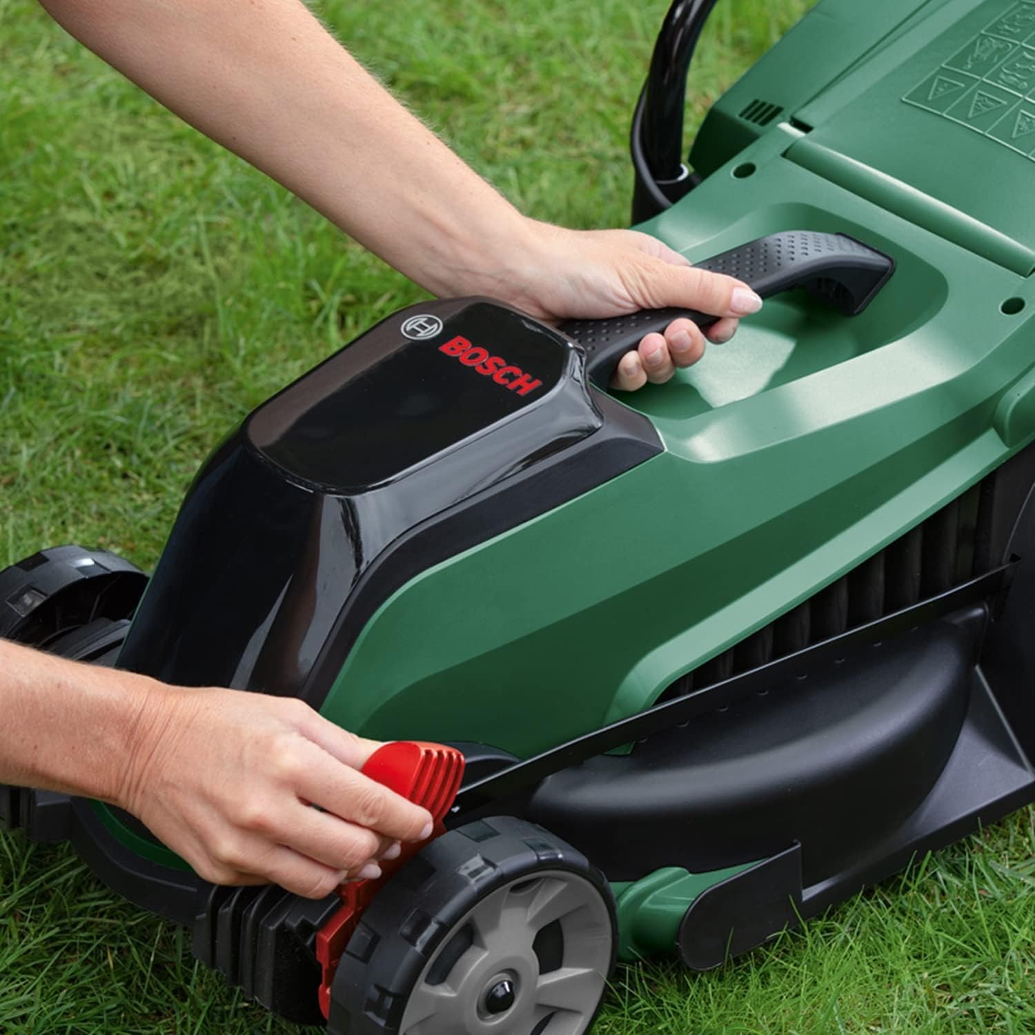 CityMower 18V-32-300 Cordless Lawn Mower Kit with 4.0Ah Battery and Fast Charger: image 8